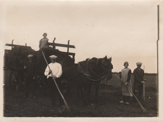 Opa, vader Gait, Lei, Rikie en oom Haverink.