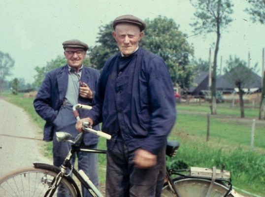 De door de terugtrekkende Duitsers zo fel begeerde boerenkleding